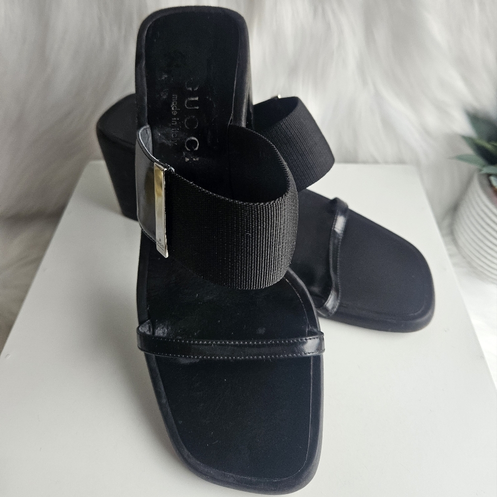 Gucci Black Patent Leather Block Heel Sandals with Elastic Strap - Picture 2 of 14